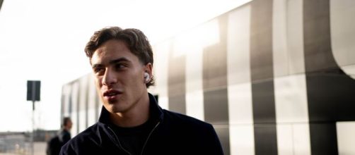 Kenan Yildiz scende dal bus sociatario © Juventus FC