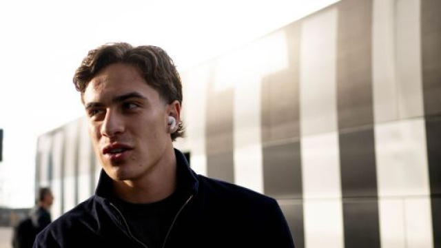Kenan Yildiz scende dal bus sociatario © Juventus FC