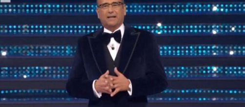 In foto Carlo Conti a Sanremo 2025 © Rai