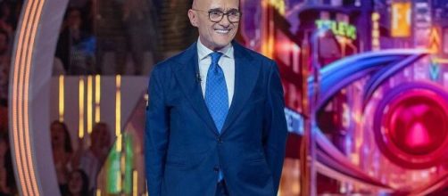 Alfonso Signorini al GF © Mediaset.