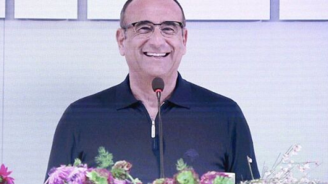 In foto Carlo Conti a Sanremo 2025 © Rai