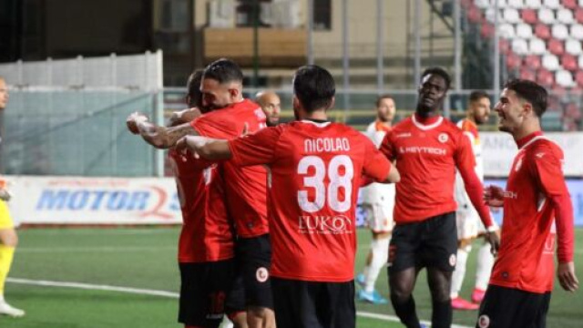 L'esultanza dopo un gol dei calciatori della Turris - © Facebook / Turris Calcio