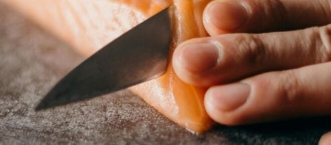 Torta salata di zucchine, salmone e panna: un piatto adatto per tutte le occasioni