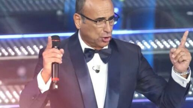 In foto Carlo Conti a Sanremo 2025 © Rai.