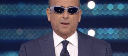 In foto Carlo Conti a Sanremo 2025 © Rai
