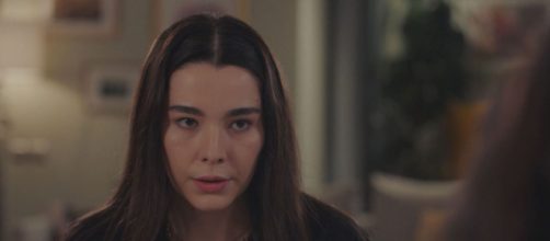 Oylum nella serie Tradimento © Mediaset.