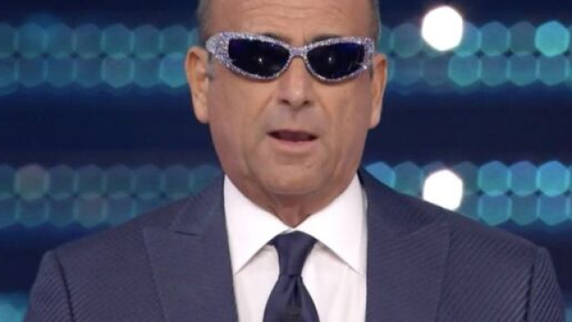 In foto Carlo Conti a Sanremo 2025 © Rai
