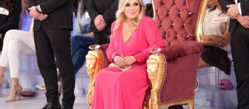 In foto Tina Cipollari (screenshot © Mediaset).