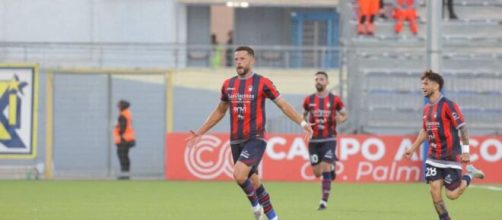 Maxime Giron, esterno del Crotone - © Facebook / FcCrotone