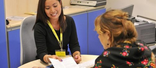 Una consulente finanziaria di Poste Italiane - © Poste Italiane