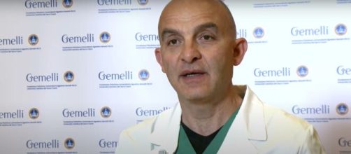 Il Prof. Giovanni Scambia in un intervento per il Policlinico Gemelli di Roma | Immagine © YouTube