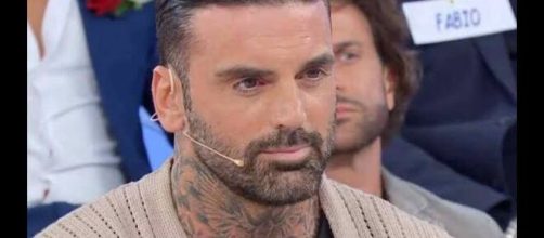 Mario Cusitore in una puntata di Uomini e donne © Mediaset.