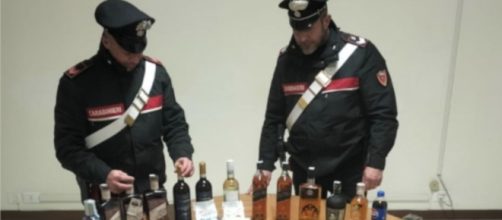 La merce recuperata dai Carabinieri - © Carabinieri