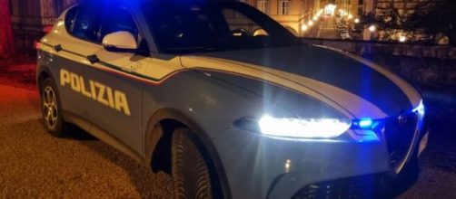 Una pattuglia della Polizia di Stato durante un controllo - © Facebook / Polizia di Stato.
