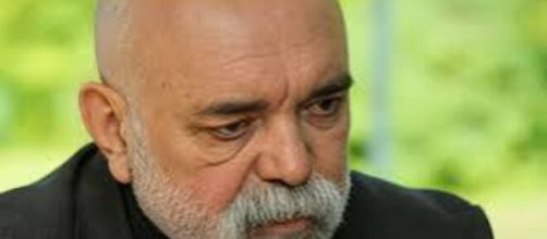 Il personaggio di Sezai in una scena di Tradimento © Mediaset.