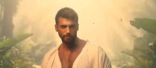 In foto Can Yaman © screenshot Mediaset
