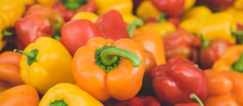 Peperoni freschi di vari colori © pexels.com