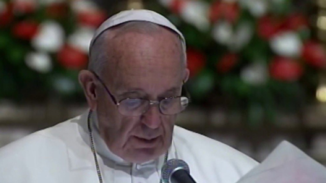 Papa Francesco durante un'omelia. © Immagine YouTube ISSR Toscana