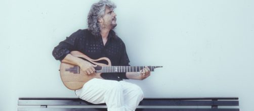 Pino Daniele in una foto di archivio (ph. Giuseppe D’Angelo_1991 ©Fondazione Daniele)