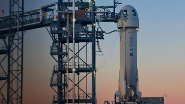 Il New Shepard sulla torre di lancio in Texas © Facebook
