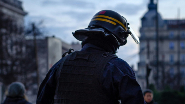 Poliziotto francese. Foto © Kylian Sockalingum.