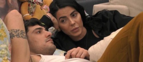 Shaila Gatta e Lorenzo Spolverato (© Grande Fratello/Mediaset).