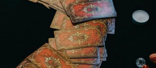 Carte dei tarocchi per divinazione - © Pexels.