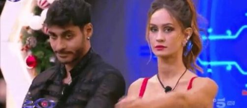 In foto Javier e Helena del GF (screenshot © Mediaset).