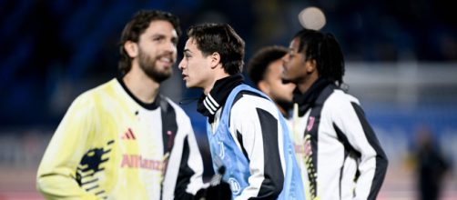 Kenan Yildiz durante un riscaldamento © Juventus FC