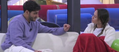 Javier Martinez e Helena Prestes - screenshot © Mediaset.