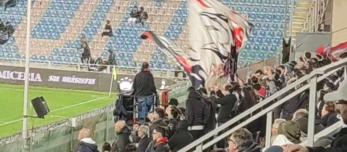 I tifosi del Crotone, settore Curva Sud - © Francesco Trabassi