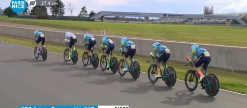La Astana trionfa nella cronosquadre della Parigi-Nizza - © Screenshot Eurosport.