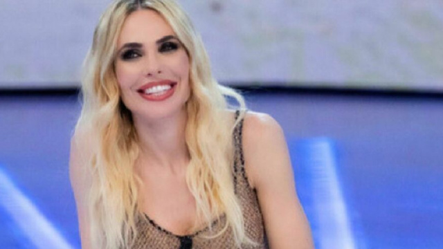 Ilary Blasi all'Isola dei Famosi, screenshot &copy; Mediaset.