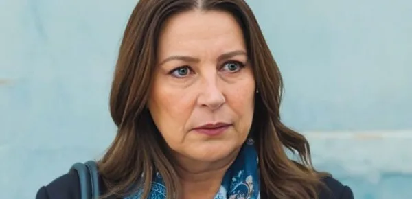 Il personaggio di Guzide in Tradimento © Mediaset.