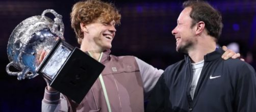 Alex Vittur con Jannik Sinner. © Immagine YouTube Tie Break