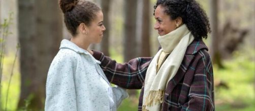 Nicole e la figlia Ana in una scena di © Tempesta d'amore