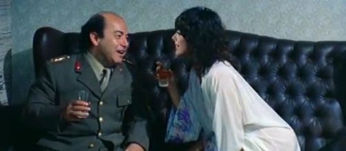 Nadia Cassini in un film con Lino Banfi © Wikimedia Commons