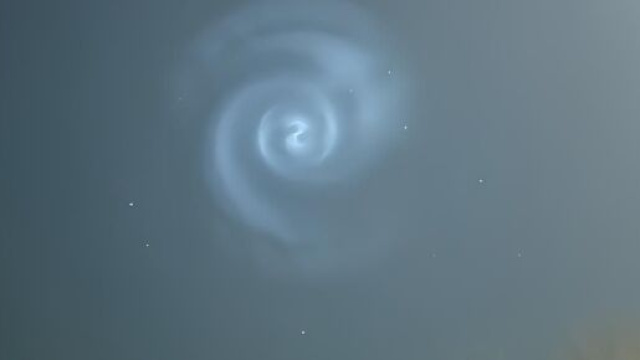 Insolita spirale luminosa nei cieli del nord © prealpina.it