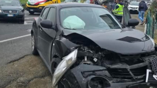 L'incidente avvenuto sulla Statale 106 - © Facebook / Organizzazione Basta Vittime Sulla Strada Statale 106