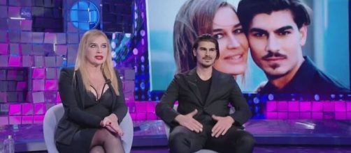 Lory Del Santo e Marco Cucolo a Verissimo © Mediaset.