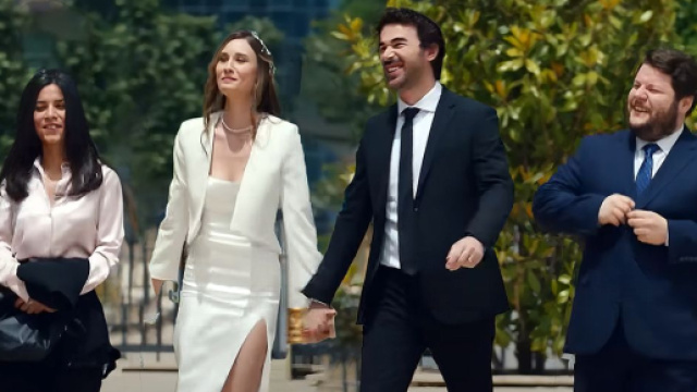 Zeynep, Zeliş, Oltan e Mesut il giorno del matrimonio &copy; Aldatmak (Tradimento) Mediaset