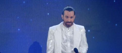 Lo scrittore, poeta e cantautore Gio Evan - Screenshot © Rai