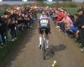 Ciclismo, la Alpecin: 'Denunceremo l'uomo che ha tirato una borraccia a Van der Poel'