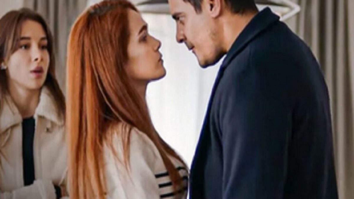 Tradimento, spoiler turchi: Tolga confessa a Selin di voler divorziare