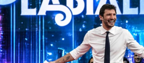 Stefano De Martino a Stasera tutto è possibile © Rai 2