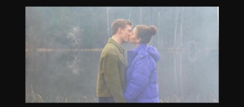 Ana e Vincent in una scena di Tempesta d'amore © Mediaset.