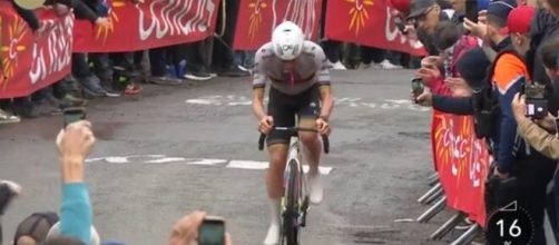 Tadej Pogacar - © Screenshot Eurosport.