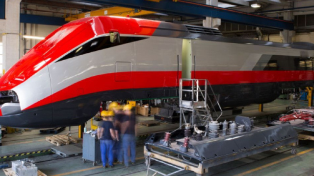 Treno FS in manutenzione - &copy; Ferrovie dello Stato.