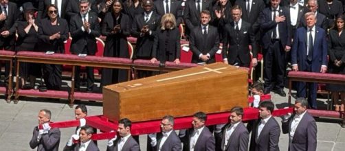 Un'immagine dal funerale di Papa Francesco - © screenshot Rai
