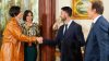Un posto al sole, trame al 9 maggio: Roberto assume Elena a Radio Golfo 99